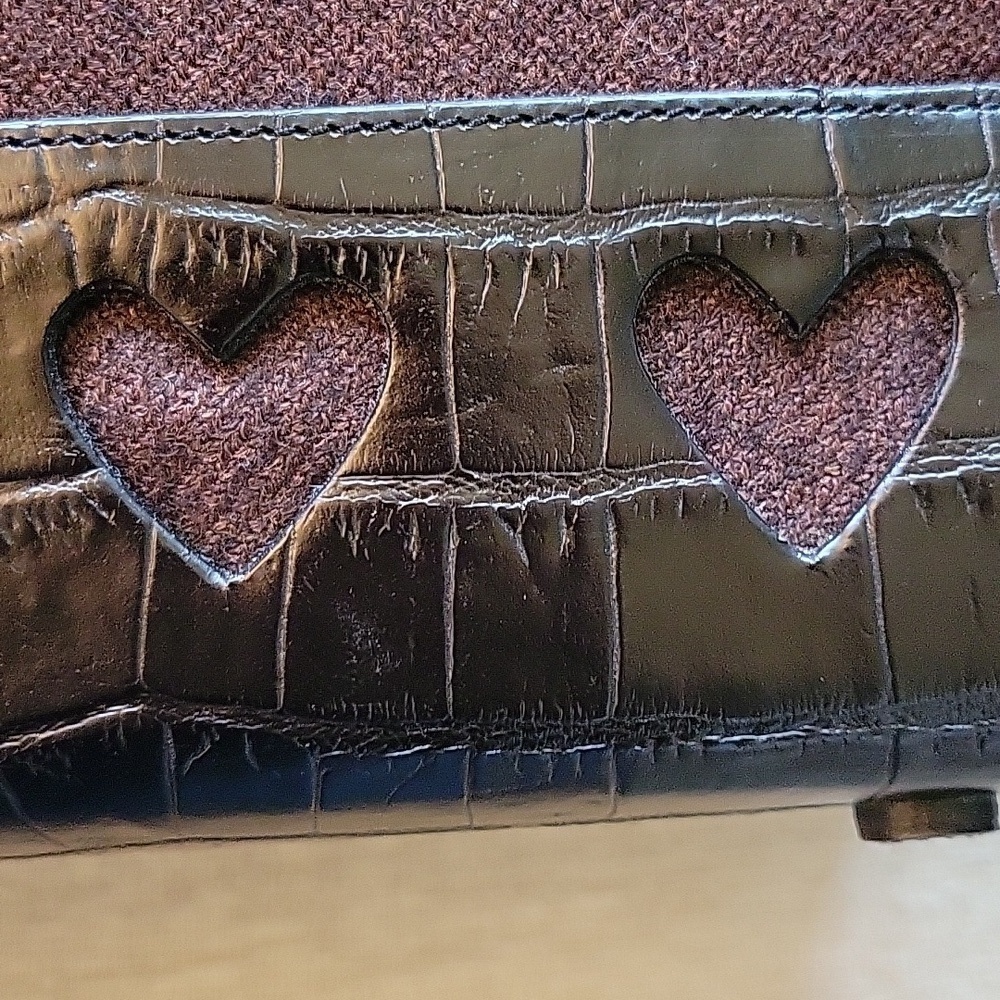Brighton Chocolate Heart-Detail Satchel Wool and Crocodile Leather. - Picture 5 of 11